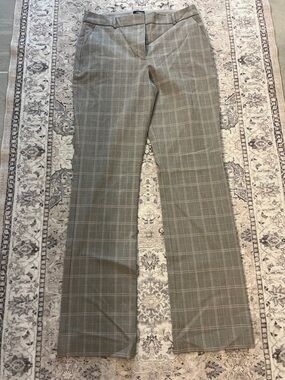 Express Women’s Plaid Dress Pants in Gray and Taupe. Size 6 regular.